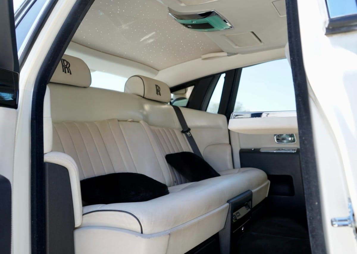 Rolls-Royce Ghost interior — Starlight headliner lounge